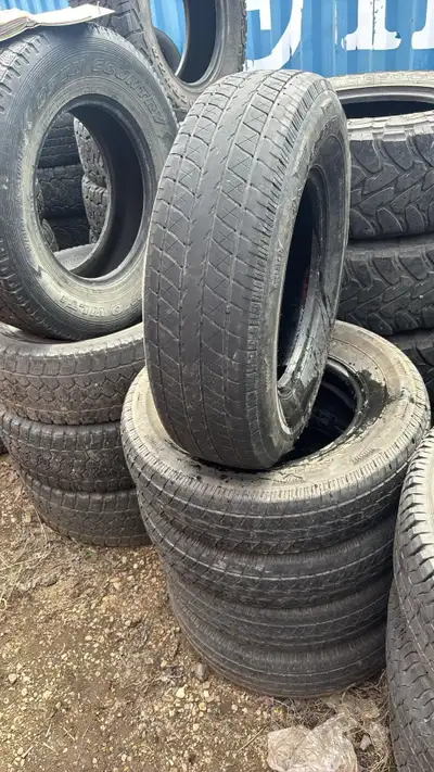 Trailer Tires Rainer ST 205 / 75 R15 113/108 M1 Load Ravaged $250 Please text or call me : mercuryse...