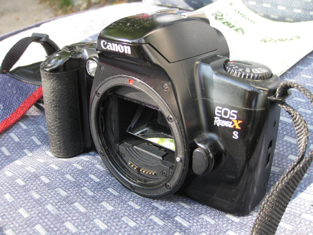 Canon EOS REBELX S 35mm SLR Film Camera Body only VGC in Cameras & Camcorders in Winnipeg - Image 3