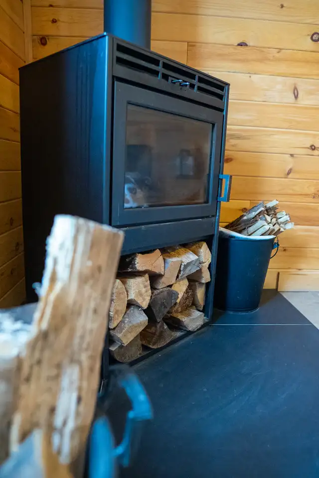 Midweek Cottage Escape with Hot tub in Ontario in Canada - Image 4