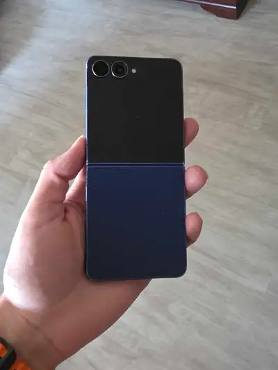 blue flip 7 samsung galaxy unlocked sale or trade, View more