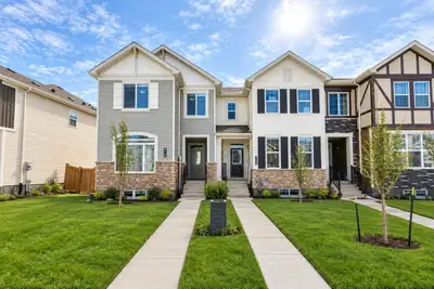 STUNNING 3 Bed/2.5 Bath Semi-Detached in Chappelle – Walk to School & Shopping! ☀️️Location: Chappel...