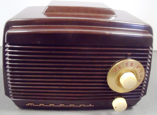 MARCONI TUBE RADIO MODEL 355 (1952) in Arts & Collectibles in Lethbridge - Image 4