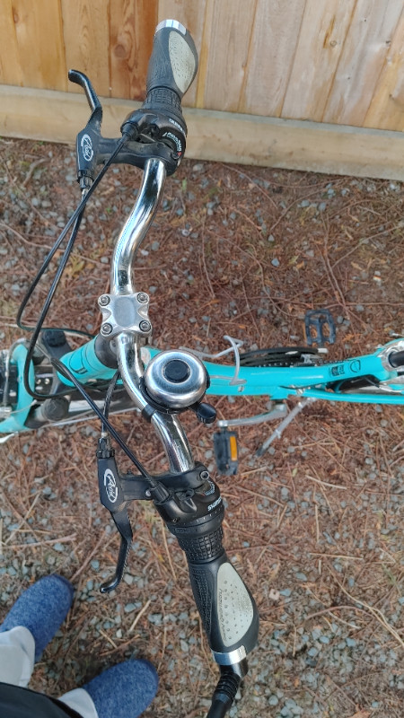 Reduced Norco step through bike 18 speed shimano shifter in Road in Chilliwack - Image 3