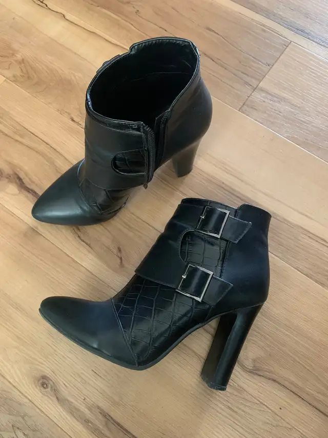 Black, high heel boots size 8 in Women's - Shoes in Grande Prairie - Image 2