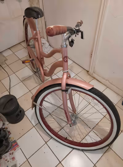 Huffy cruiser bicycle, medium size,foot pedal brake, good to cruising around.