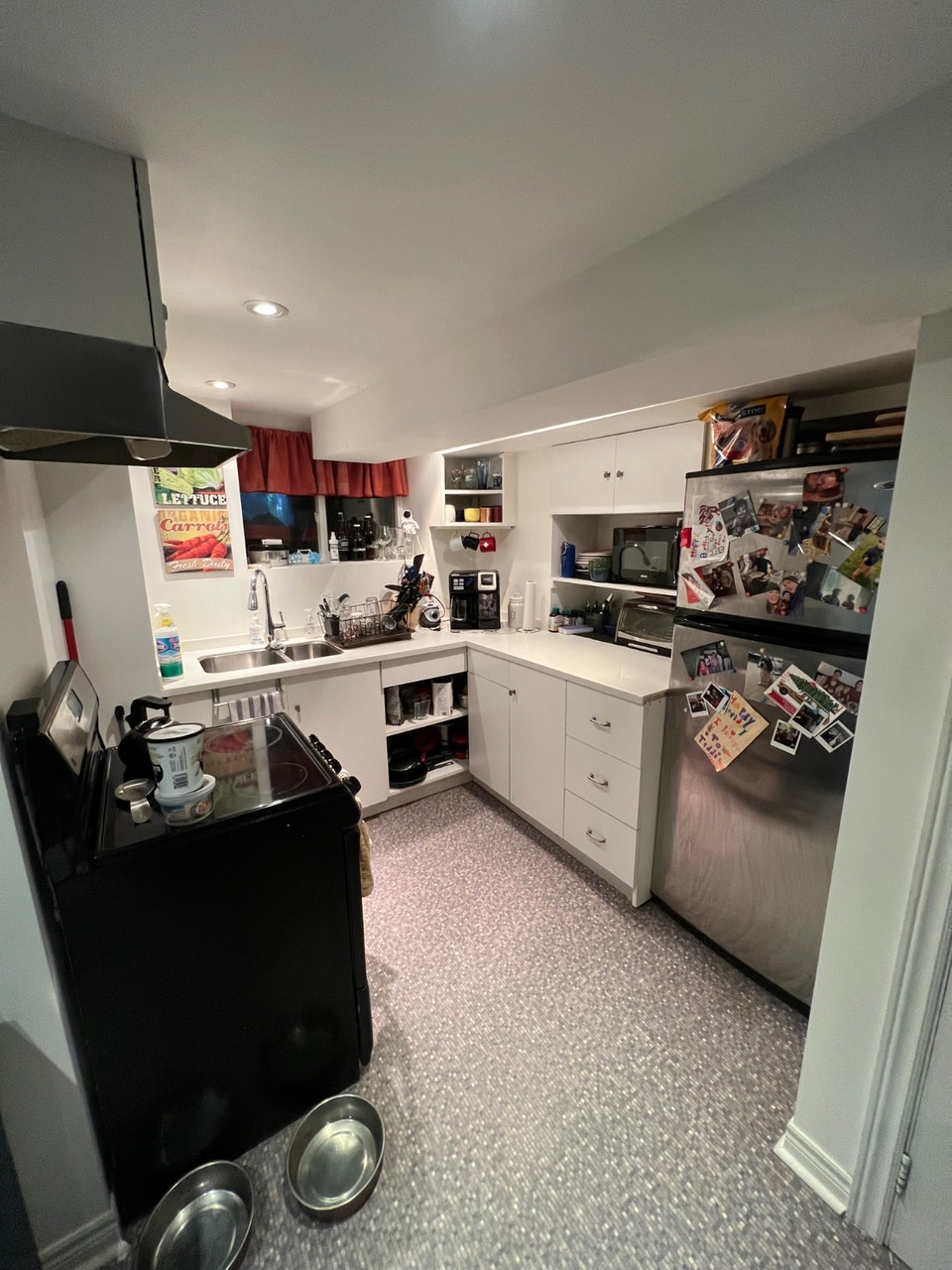 One Bedroom Basement Apartment - Harbord Village 2