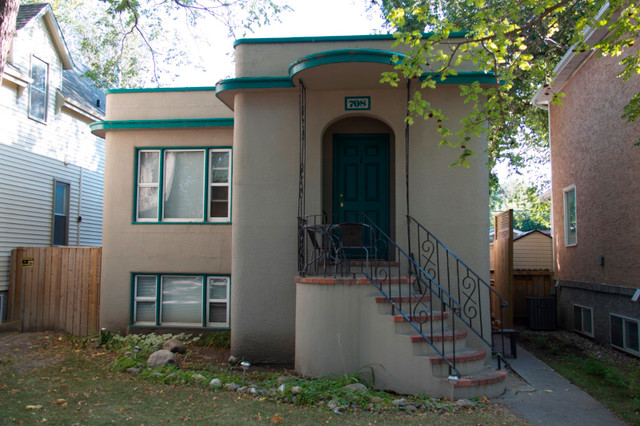 large two bedroom bright stylish main floor suite in Long Term Rentals in Saskatoon