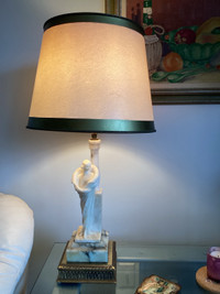 Lampe avec pied en marbre