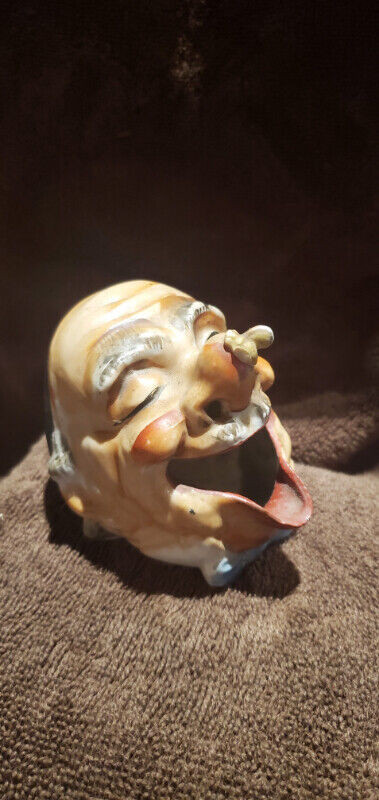 Vintage 1950' Ashtray Old Creepy Man Head with Bee on Nose in Arts & Collectibles in Saint John - Image 2