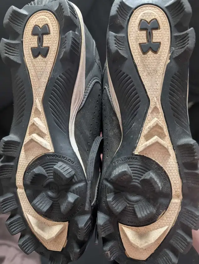 Under Armour cleats64396368496257121