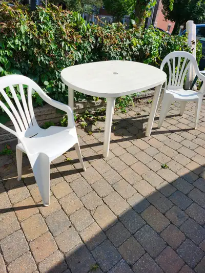Table et chaises de jardin, View more