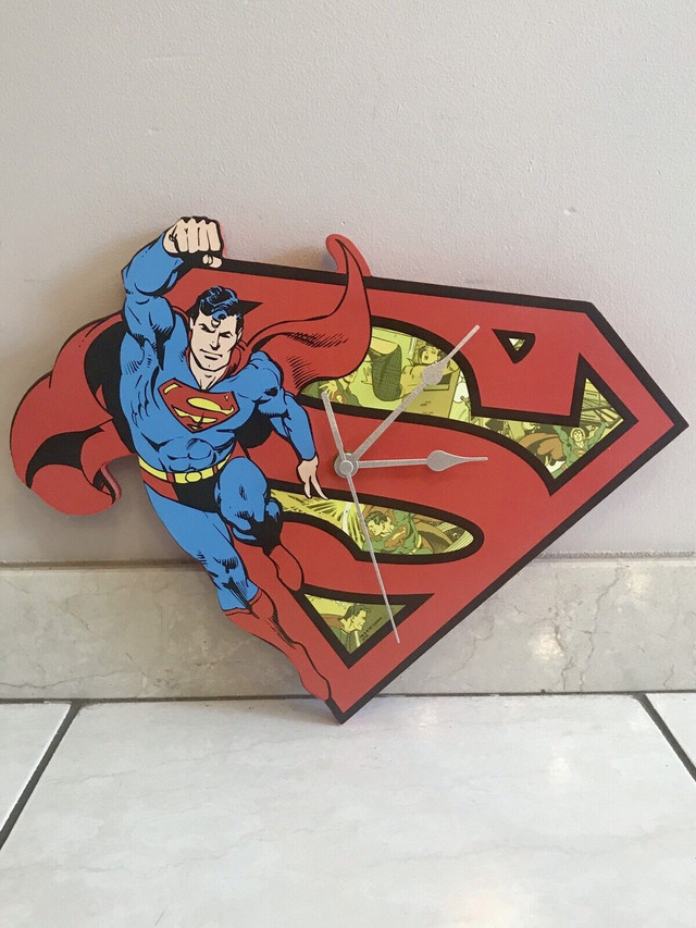 SUPERMAN WOODEN WALL ART CLOCK in Arts & Collectibles in City of Toronto