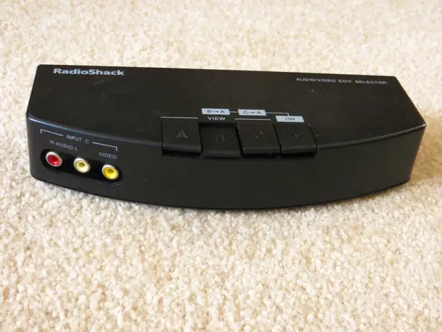 RadioShack Audio Video Selector64840218609921120