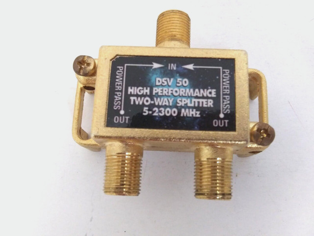 DSV 50 2 WAY TV SPLITTER HIGH PERFORMANCE 5 2300 MHZ GOLD COAX in General Electronics in City of Montréal