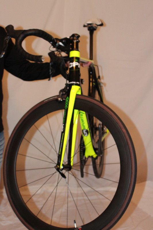 Brand New Carbon Fiber Road Bike MMXV in Road in London - Image 4