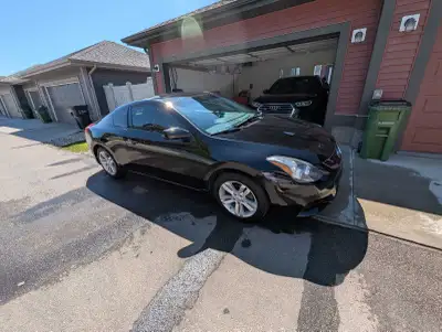 2012 Nissan Altima 2.5s 128,000km Same owner since 2018 clean carfax Carfax is available physically...
