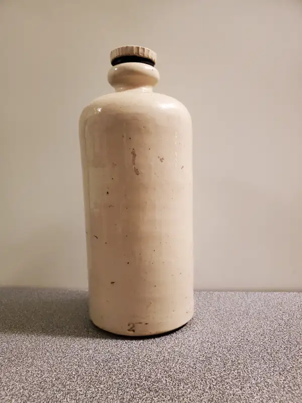 Vintage Hot Water Bottle Ceramic Stoneware Crock with Stopper in Arts & Collectibles in City of Toronto - Image 11