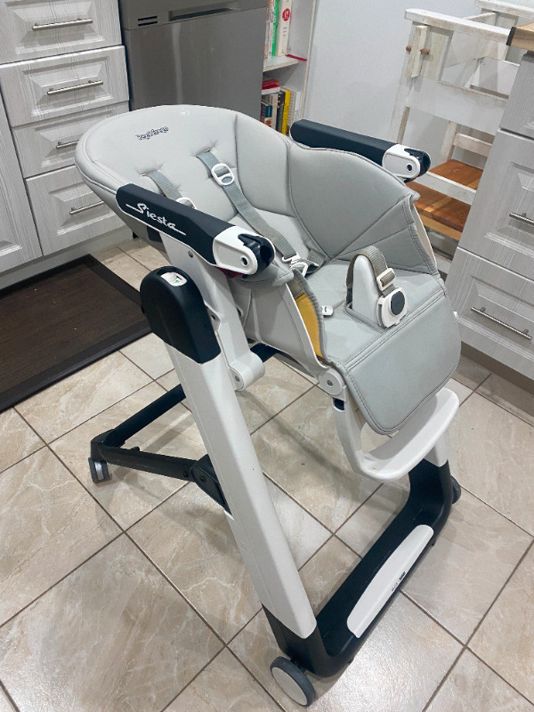 Peg Perego Siesta High Chair in Feeding & High Chairs in City of Toronto - Image 3