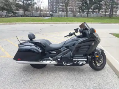 2013 Honda Gold wing F6b ABS Very good condition 16000$ or Best offer