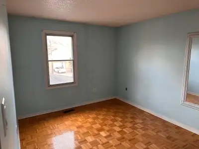 3 private bedrooms utilities included upper floor