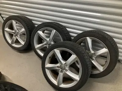 Aftermarket Audi set of 4 a8 d3 style rims good condition, some scrapes on edges as seen in pictures...
