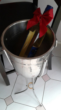 Stainless Steel Ice Bucket W. Stand Wine Cooler/Holder