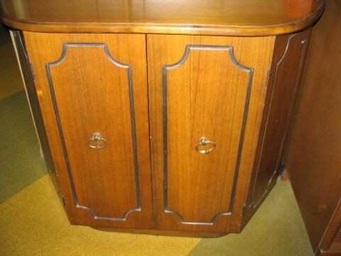 VINTAGE MEUBLE D'ENTRÉE/CONSOLE - PORTE PLI ANTE 30''- TABLETTES in Hutches & Display Cabinets in Laval / North Shore