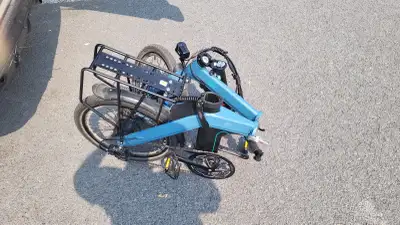 Velo electrique pliable...foldable ebike., View more