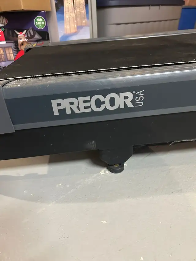 Treadmill in Exercise Equipment in Mississauga / Peel Region - Image 7