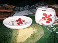 Soap & Toothbrush/Razor set with lovely floral pattern, excellen