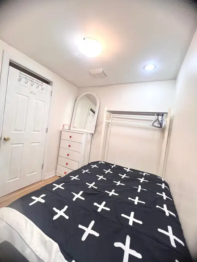 Clean Furnished Room For Rent-Male Only-All Included/Utilities in Room Rentals & Roommates in Ottawa - Image 2