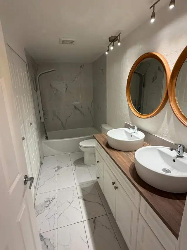 Charming 3.5 Apartment in the Village (Renovated + INCLUDED PARKING)