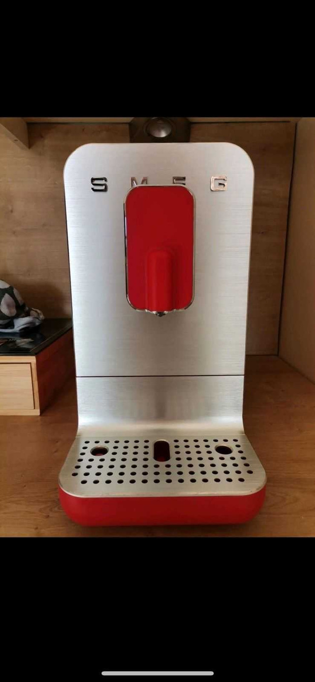 SMEG Superautomatic Coffee Maker 50 Style Red Bcco2rdmeu in Kitchen & Dining Wares in Delta/Surrey/Langley - Image 2