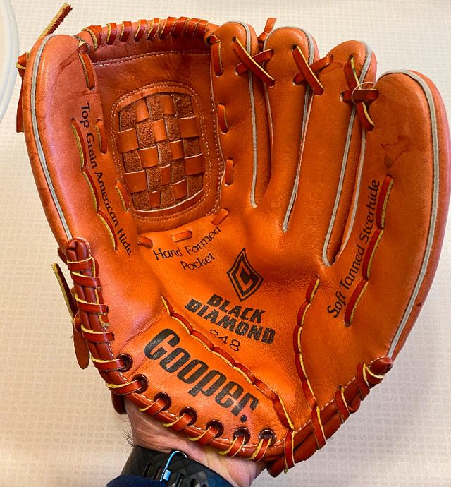 Cooper Black Diamond 248 RHT baseball glove - New in Hobbies & Crafts in Oakville / Halton Region - Image 4