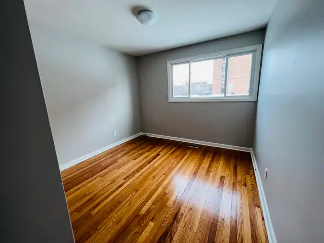 Shared Bedroom in apartment (Utilities included) in Room Rentals & Roommates in Ottawa - Image 3