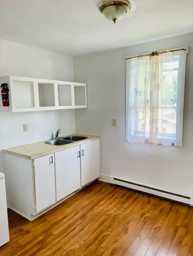 2 bedroom + den for rent in Long Term Rentals in Truro - Image 5