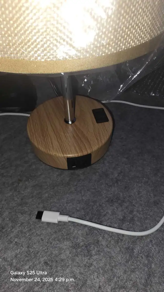 Table Lamp in Indoor Lighting & Fans in Mississauga / Peel Region - Image 4