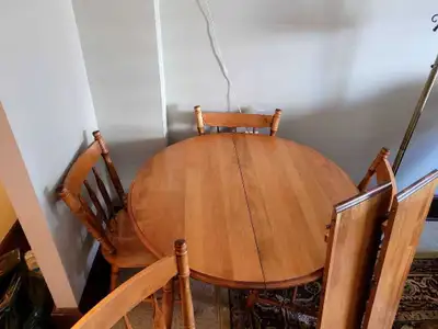 40" round solid wood dining table with 4 chairs/2 leaves, View more