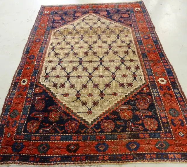 Wool Vintage Persian Rug,6 x 4.3 ft,beige,navy,red,one-of-a-kind in Rugs, Carpets & Runners in Markham / York Region - Image 4
