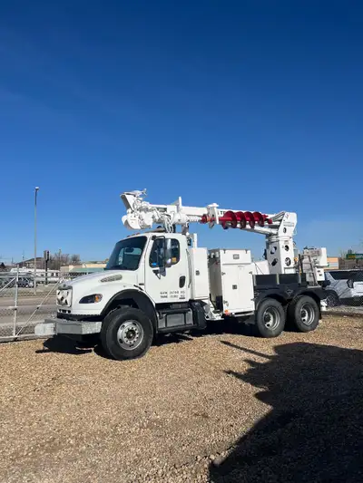 I am selling a 2011 Freight Liner C/W 4045 Digger Derick, a robust and reliable machine ready to tac...