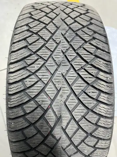 4 pneus Nokian Hakkapeliitta Dimensions: 225/50/R18 Taille des pneus: 18 pouces Usure: 9/32 (ce qui...