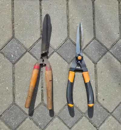 Paire de ciseaux à haie , à jardin, cisailles, View more
