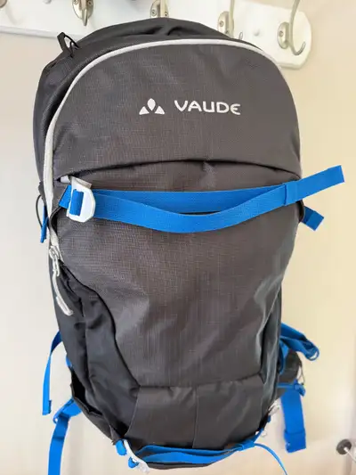 sac a dos randonnée vaude 30 litres neuf , paye 250$ prix 150$, View more