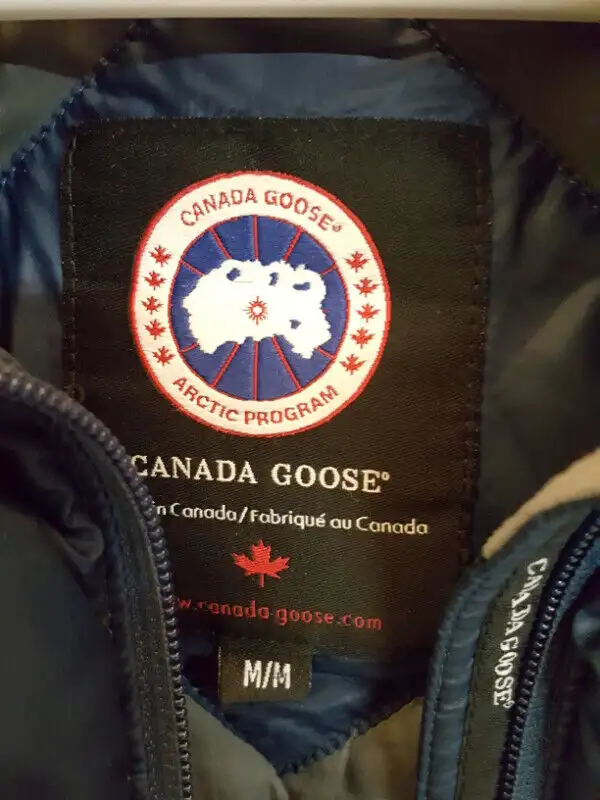 Canada  Goose Lodge Jacket ⎮  Spirit Blue in Men's in City of Toronto - Image 4