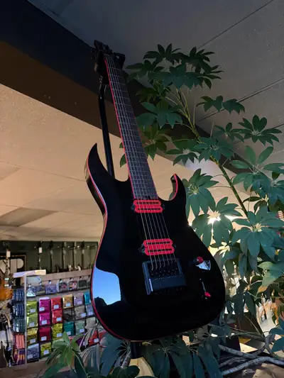 Schecter Sunset -7 Evertune Baritone 27” scale guitar, View more