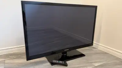 43” Samsung plasma TV in excellent working condition. Manufactured in 2011 and has always worked per...