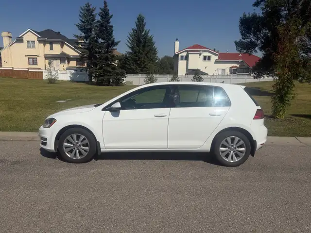  2017 Volkswagen Golf TSI 