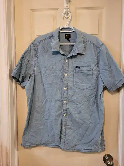 Men Lee short sleeve jean style button up shirt size XL, View more
