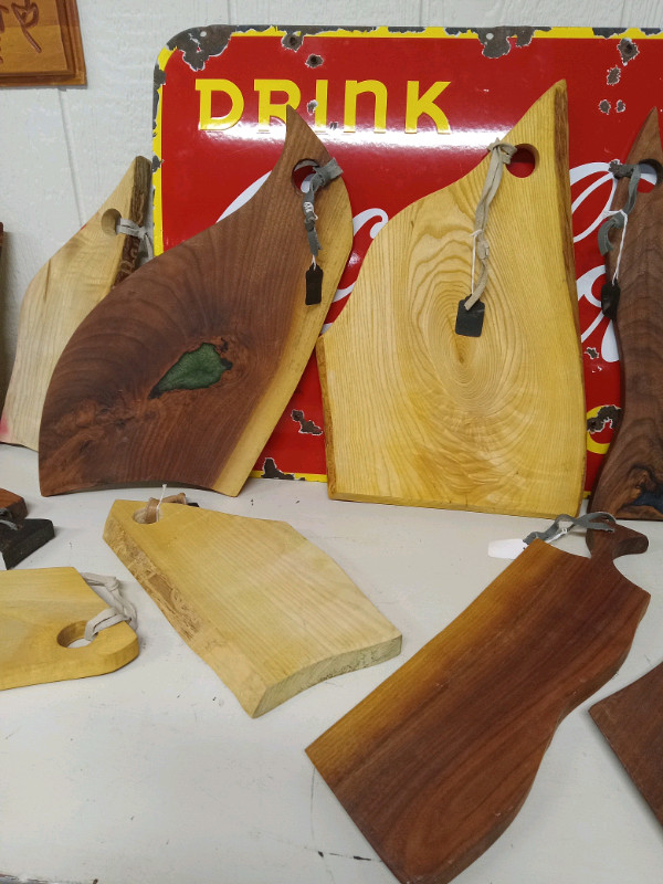 Charcuterine boards, handcrafted hardwood in Kitchen & Dining Wares in Barrie - Image 4