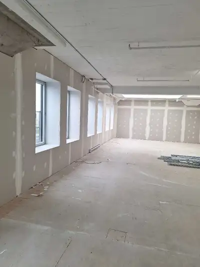 Tireure de joints  peintre, View more